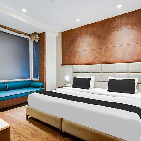 Super Townhouse Chhatarpur Near Metro Park New Delhi Luaran gambar