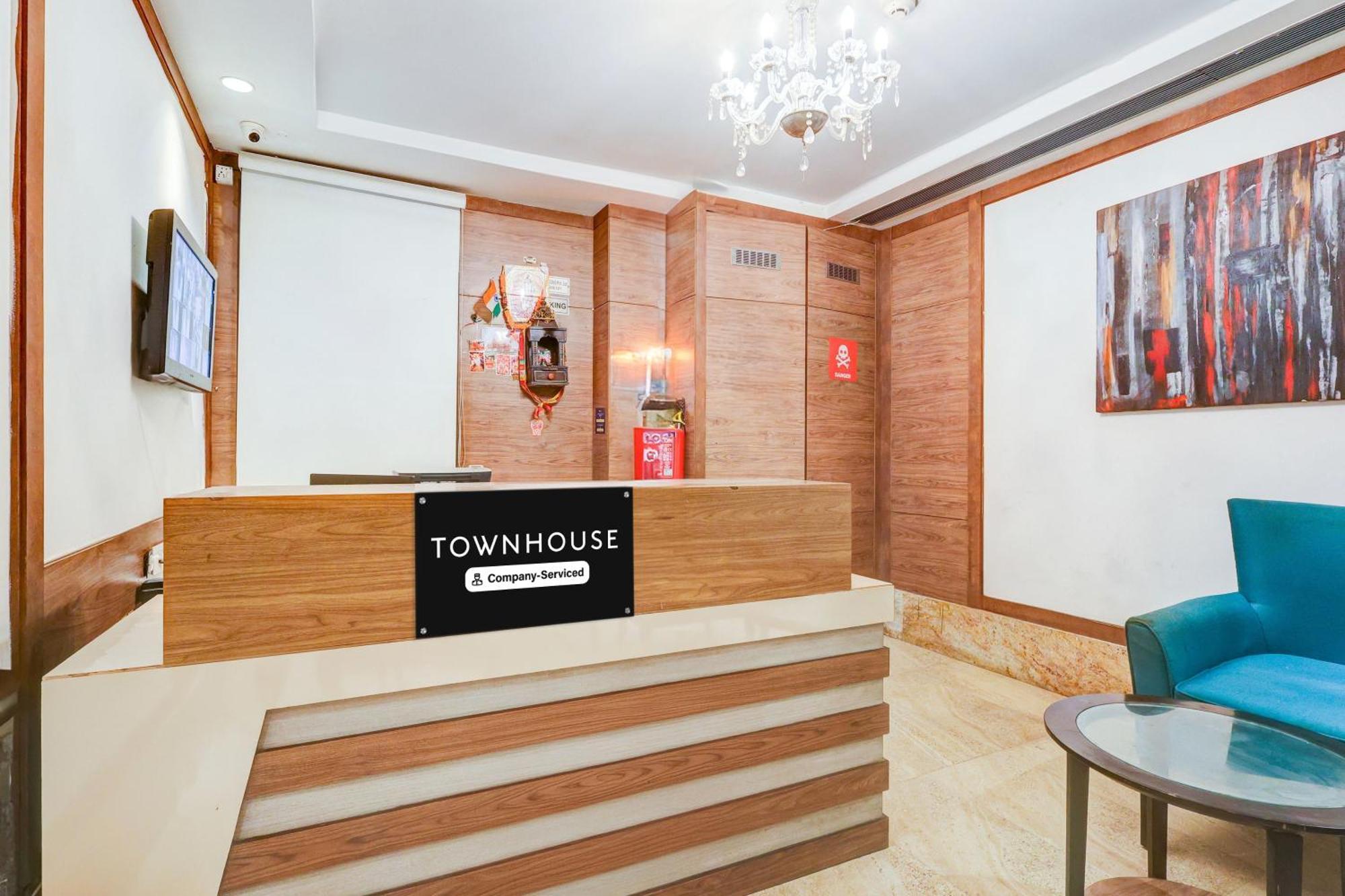 Super Townhouse Chhatarpur Near Metro Park New Delhi Luaran gambar